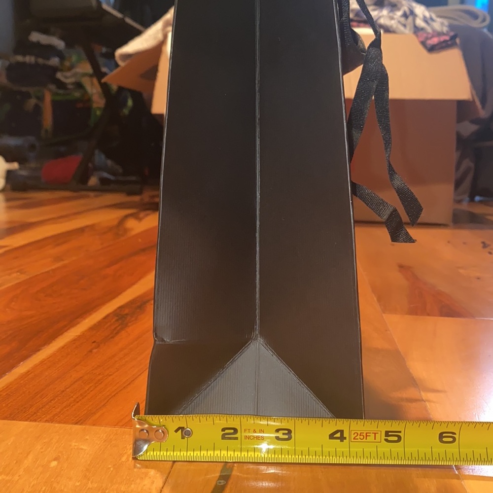 NEW GUCCI GIFT BAG - Picture 5 of 5